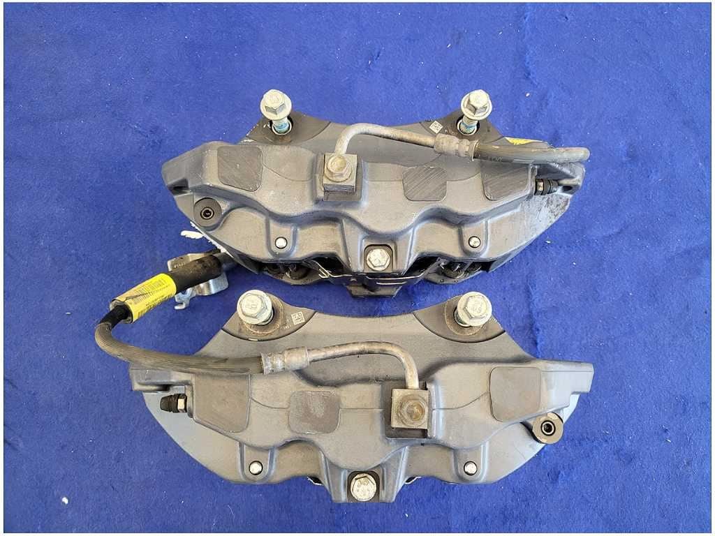 2015 - 2023 Ford Mustang GT S550 Pair Front Brembo Brake Calipers Pads Hoses 2766 - The Parts Farm