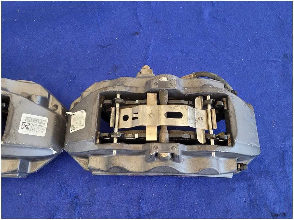 2015 - 2023 Ford Mustang GT S550 Pair Front Brembo Brake Calipers Pads Hoses 2766 - The Parts Farm
