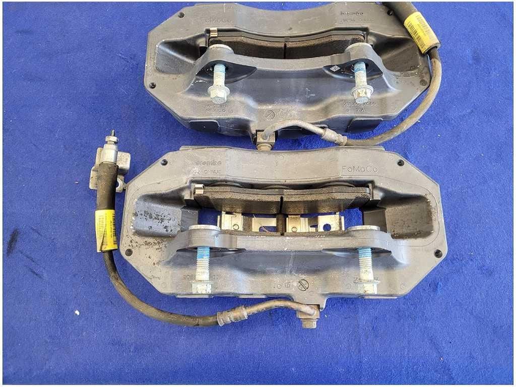 2015 - 2023 Ford Mustang GT S550 Pair Front Brembo Brake Calipers Pads Hoses 2766 - The Parts Farm