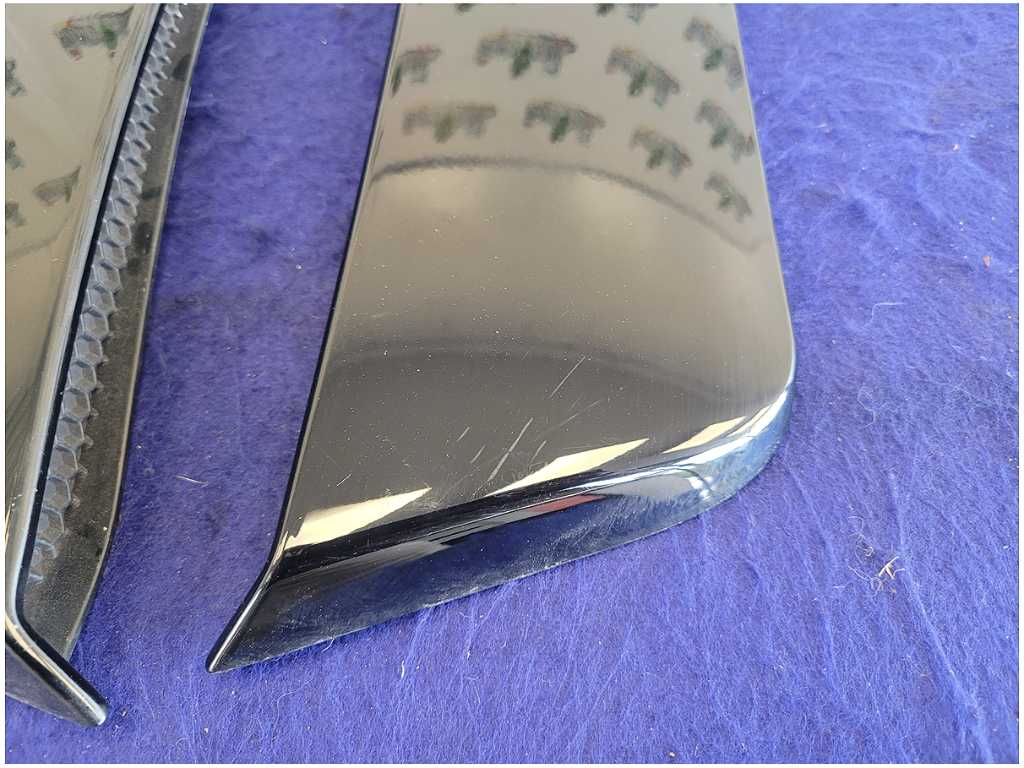 2015 - 2023 Ford Mustang GT S550 Pair Side Quarter Scoops Panel Paint G1 2752 - The Parts Farm