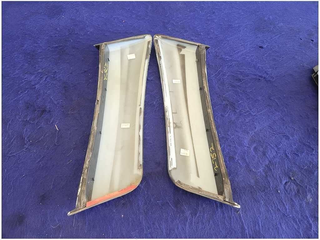 2015 - 2023 Ford Mustang GT S550 Pair Side Quarter Scoops Panel Paint G1 2752 - The Parts Farm