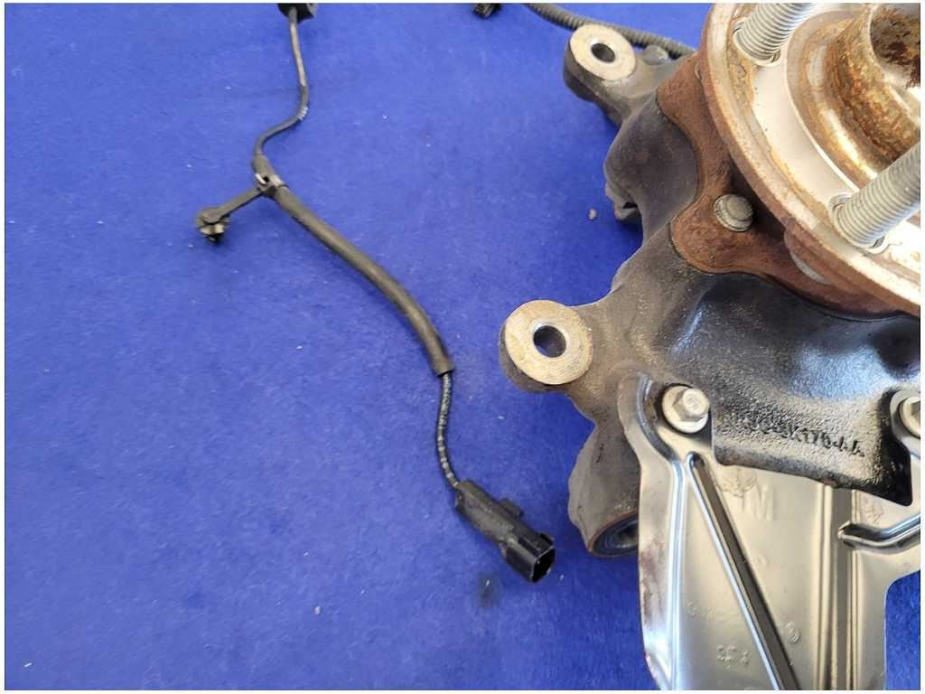 2015 - 2023 Ford Mustang GT S550 Passenger Front Spindle Knuckle PP Dust 2768 - The Parts Farm