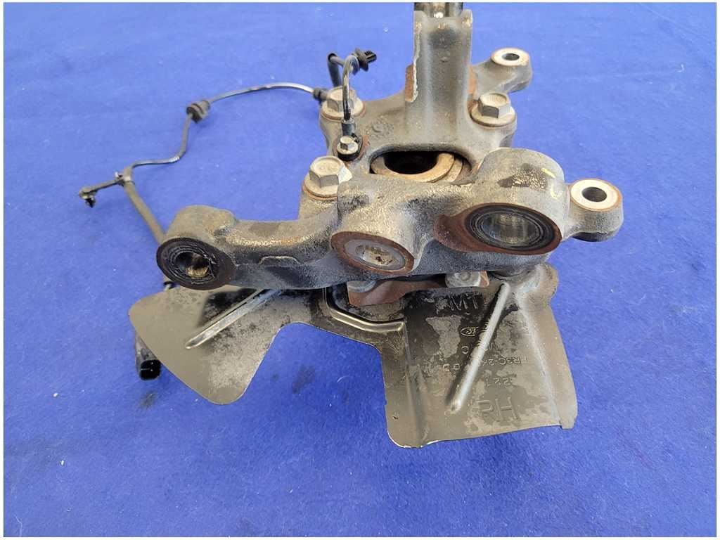 2015 - 2023 Ford Mustang GT S550 Passenger Front Spindle Knuckle PP Dust 2768 - The Parts Farm