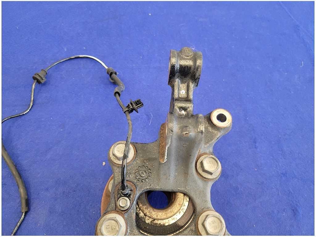 2015 - 2023 Ford Mustang GT S550 Passenger Front Spindle Knuckle PP Dust 2768 - The Parts Farm