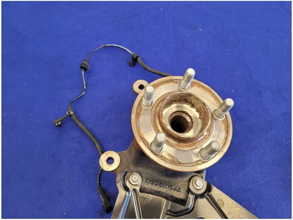 2015 - 2023 Ford Mustang GT S550 Passenger Front Spindle Knuckle PP Dust 2768 - The Parts Farm