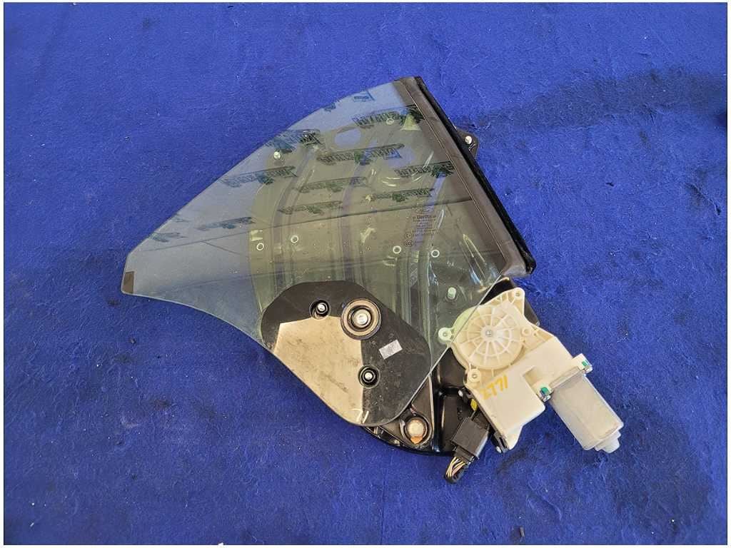 2015 - 2023 Ford Mustang GT S550 Passenger Quarter Glass Convertible Window 2771 - The Parts Farm