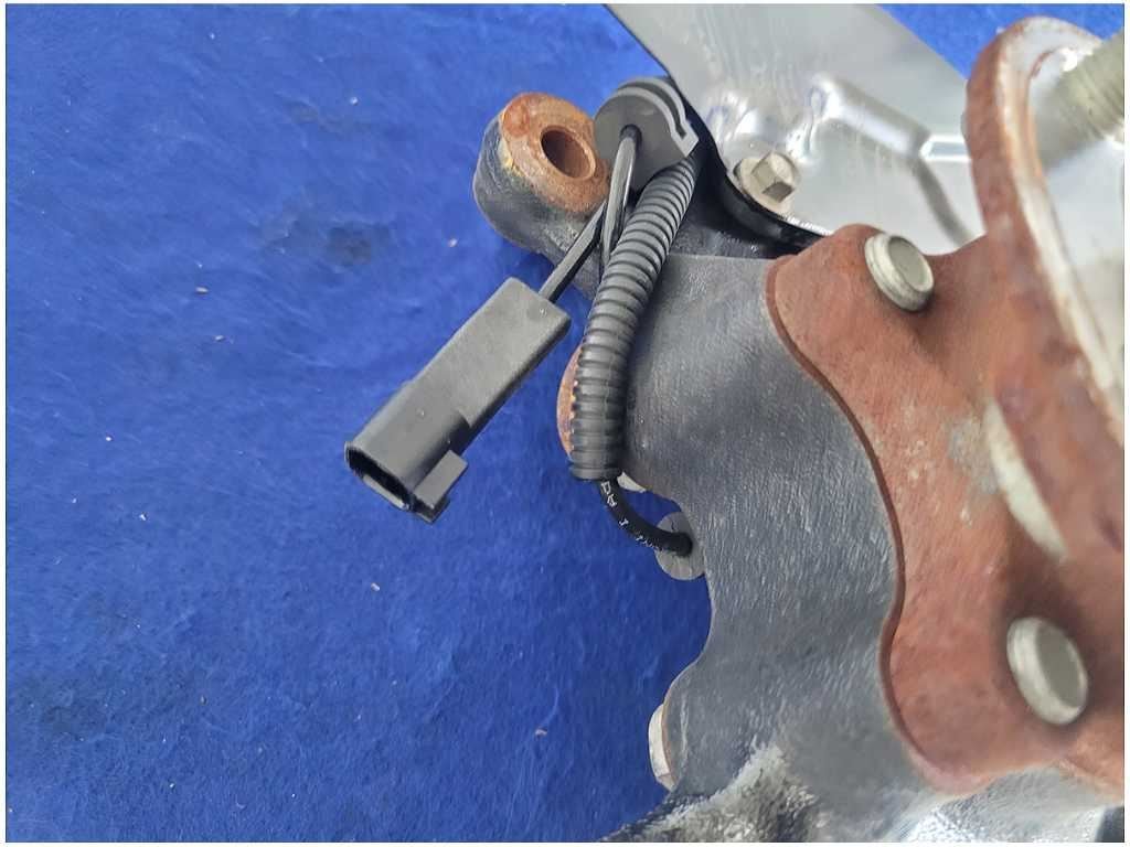 2015-2023 Ford Mustang GT S550 Passenger Right Front Spindle Knuckle Hub 2887 - The Parts Farm