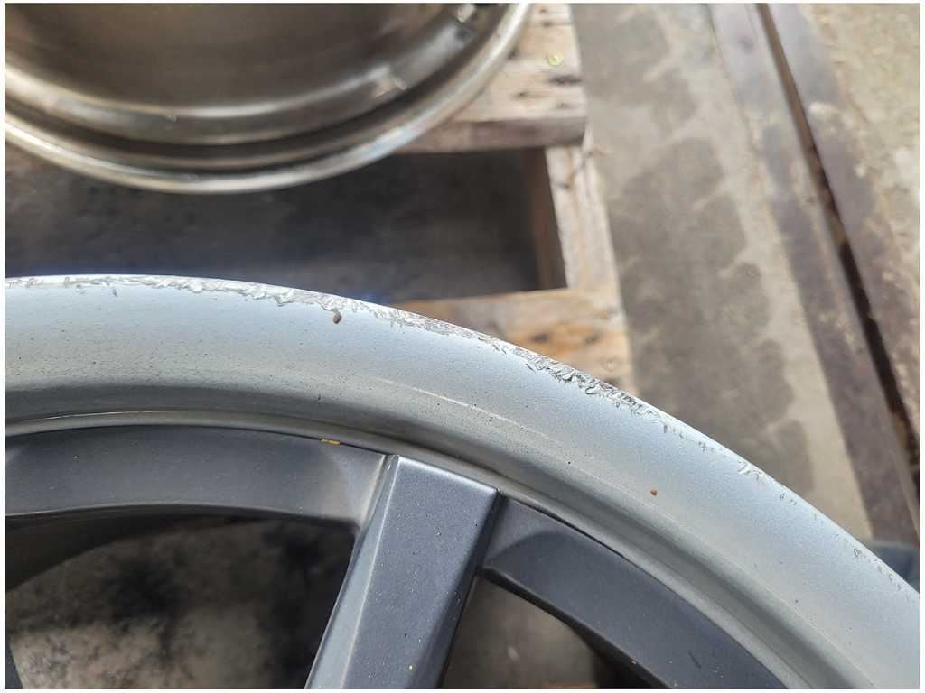 2015 - 2023 Ford Mustang GT S550 Vossen VVS CV1 20x10.5 Wheel Spoke *Scuffs* - The Parts Farm