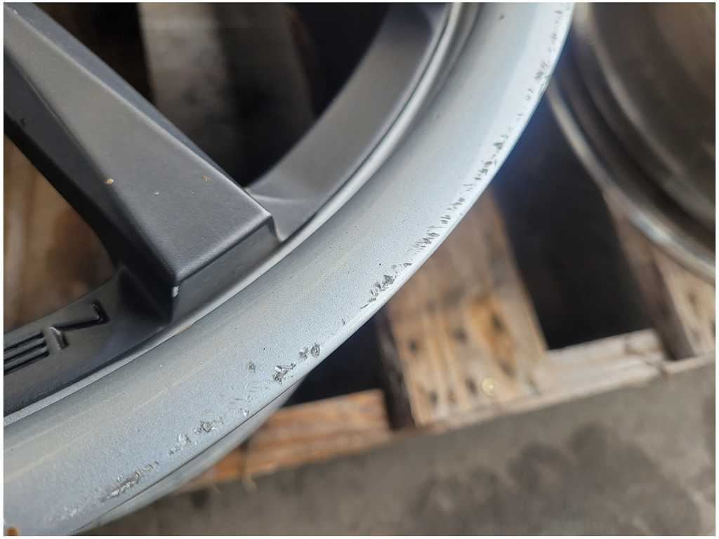 2015 - 2023 Ford Mustang GT S550 Vossen VVS CV1 20x10.5 Wheel Spoke *Scuffs* - The Parts Farm