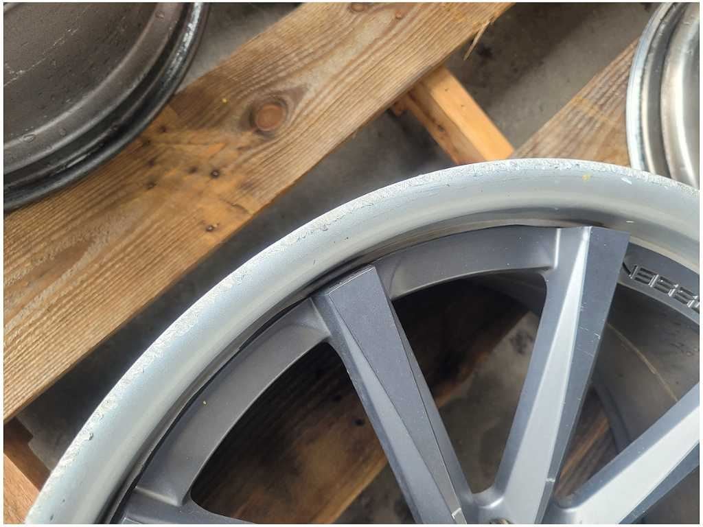 2015 - 2023 Ford Mustang GT S550 Vossen VVS CV1 20x10.5 Wheel Spoke *Scuffs* - The Parts Farm