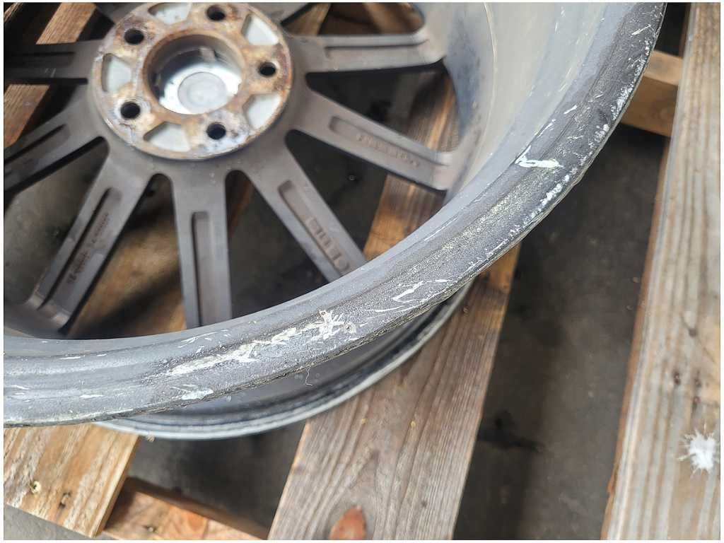 2015 - 2023 Ford Mustang GT S550 Vossen VVS CV1 20x10.5 Wheel Spoke *Scuffs* - The Parts Farm