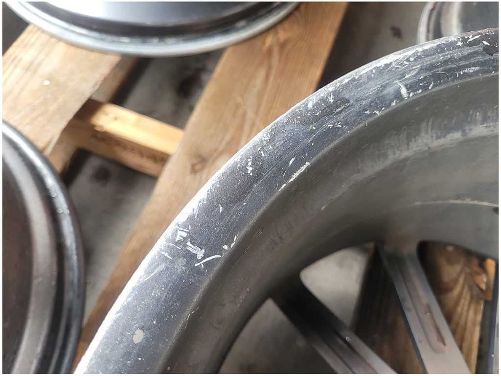 2015 - 2023 Ford Mustang GT S550 Vossen VVS CV1 20x10.5 Wheel Spoke *Scuffs* - The Parts Farm