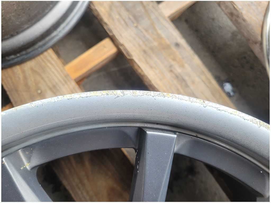 2015 - 2023 Ford Mustang GT S550 Vossen VVS CV1 20x10.5 Wheel Spoke *Scuffs* - The Parts Farm