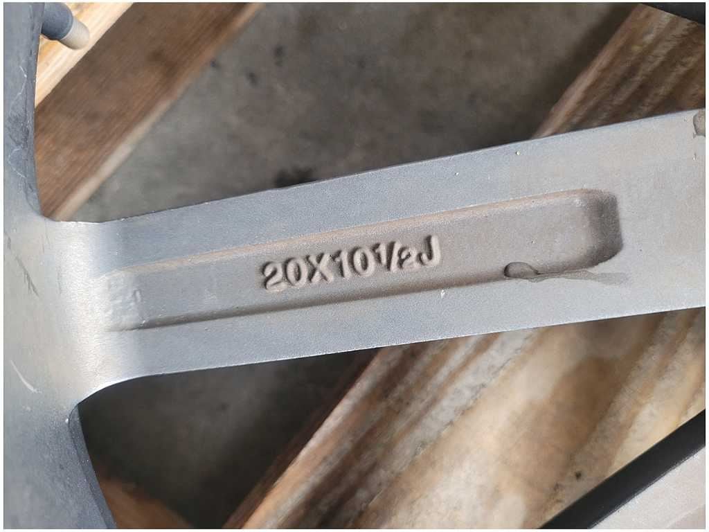 2015 - 2023 Ford Mustang GT S550 Vossen VVS CV1 20x10.5 Wheel Spoke *Scuffs* - The Parts Farm