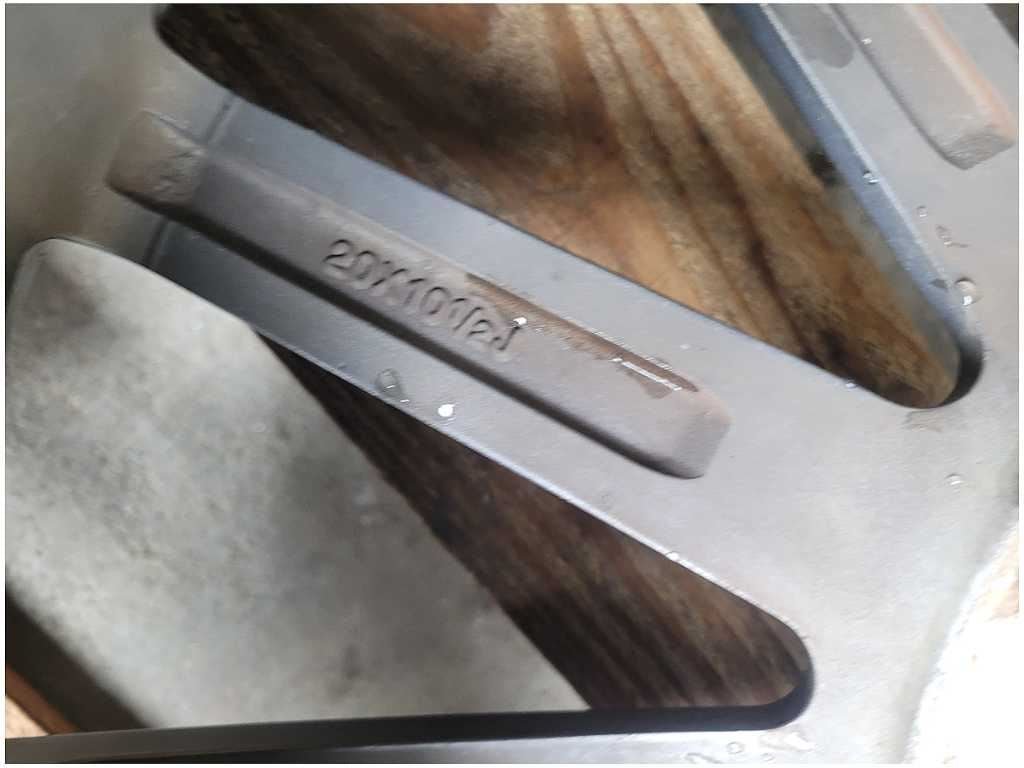 2015 - 2023 Ford Mustang GT S550 Vossen VVS CV1 20x10.5 Wheel Spoke *Scuffs* - The Parts Farm