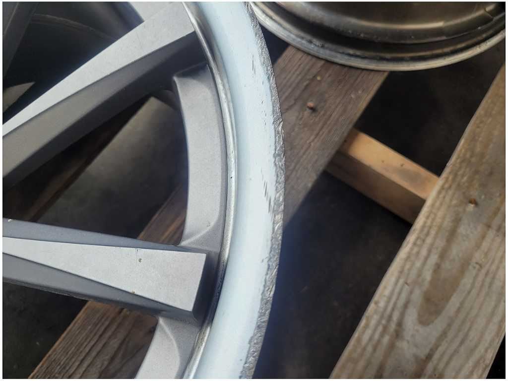 2015 - 2023 Ford Mustang GT S550 Vossen VVS CV1 20x10.5 Wheel Spoke *Scuffs* - The Parts Farm