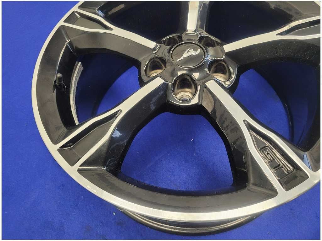 2015 - 2023 Ford Mustang GT S550 Wheel 19x8.5 Spoke Paint Rim *Scuffs* 2752 - The Parts Farm