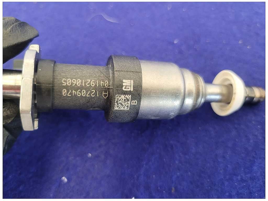 2016 - 2024 Chevrolet Camaro SS OEM NTO Stock Fuel Injectors 8 C43 - The Parts Farm
