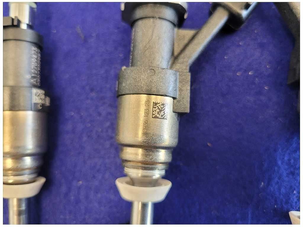 2016 - 2024 Chevrolet Camaro SS OEM NTO Stock Fuel Injectors 8 C43 - The Parts Farm
