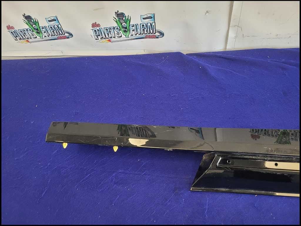 2016 - 2024 Chevrolet Camaro SS Passenger Lower Rocker Panel Molding C43 - The Parts Farm