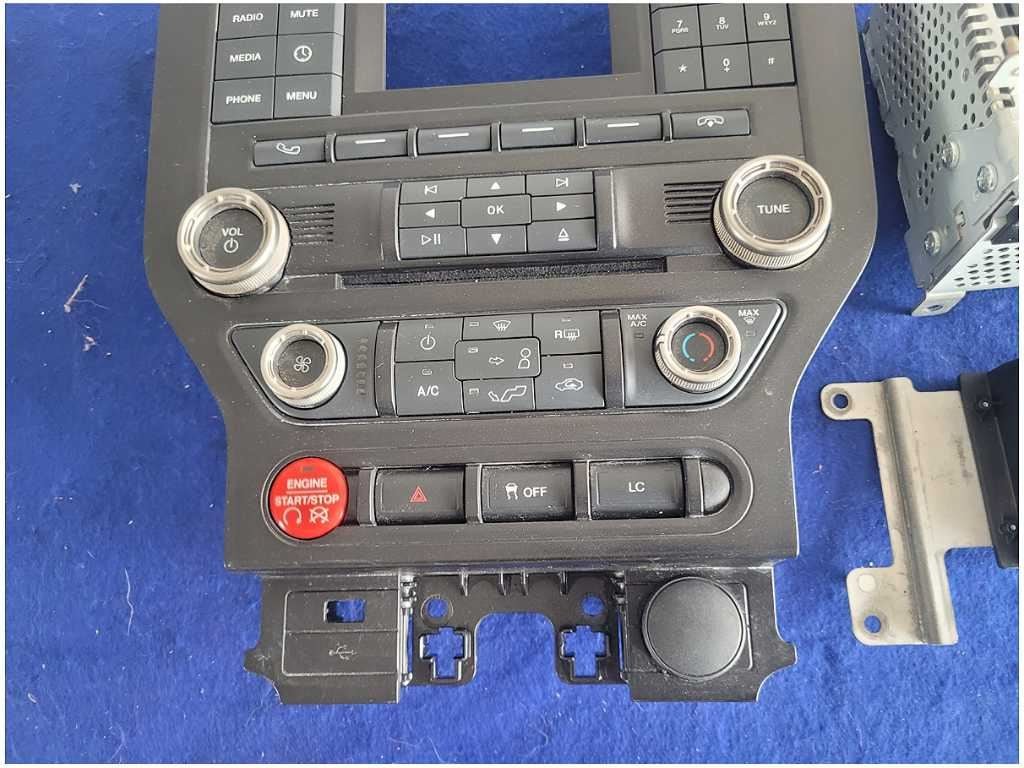 2016 Ford Mustang Shelby GT350 Base Receiver Radio Info Screen *Base 288 - The Parts Farm