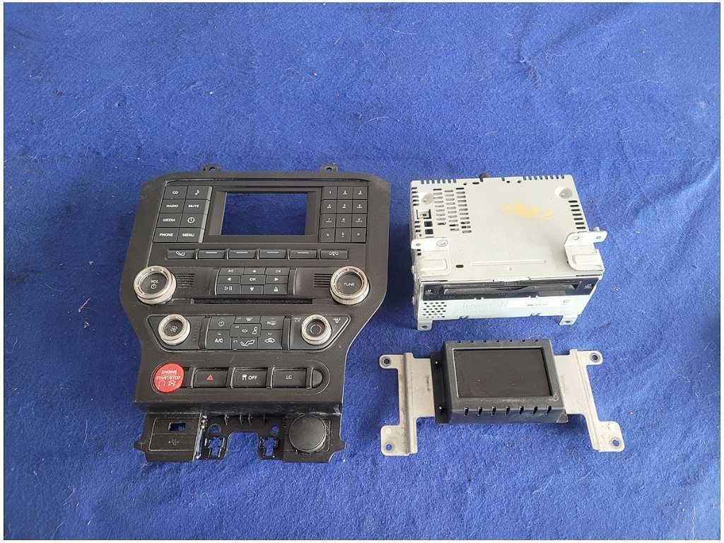 2016 Ford Mustang Shelby GT350 Base Receiver Radio Info Screen *Base 288 - The Parts Farm