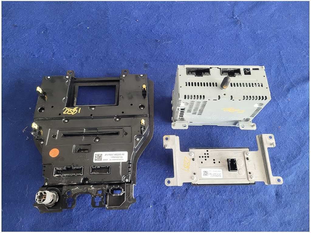2016 Ford Mustang Shelby GT350 Base Receiver Radio Info Screen *Base 288 - The Parts Farm
