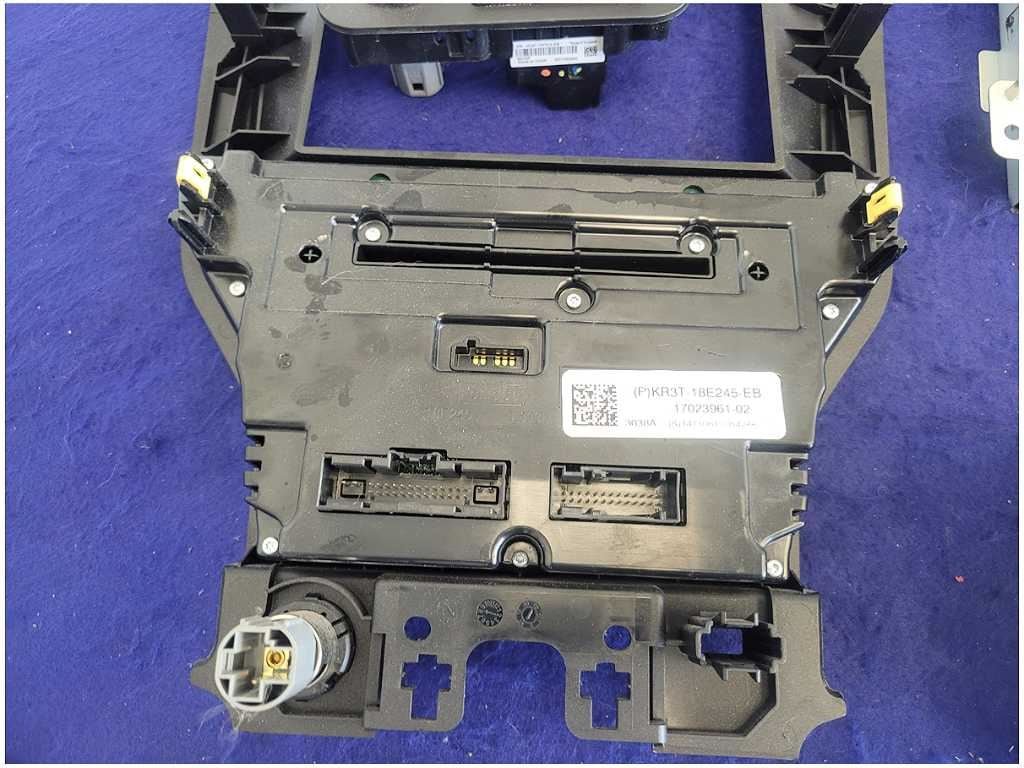 2017 Ford Mustang GT S550 Sync 3 Receiver *READ* CD Slot Upgrade Heat Cool 2753 - The Parts Farm