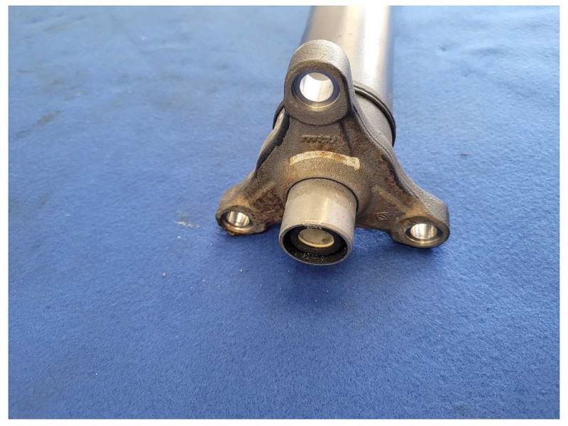2018 - 2020 Chevrolet Camaro SS 6.2L Driveshaft Automatic Transmission A/T C124 - The Parts Farm