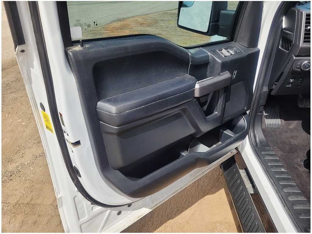 2018 - 2020 Ford F150 F - 150 Console Rear Vent Lower *Broken USB Port Door 2874 - The Parts Farm
