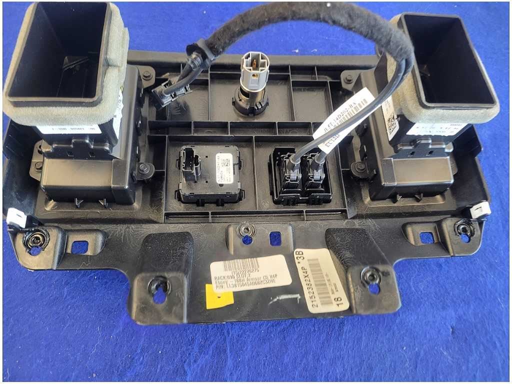 2018 - 2020 Ford F150 F - 150 Console Rear Vent Lower *Broken USB Port Door 2874 - The Parts Farm