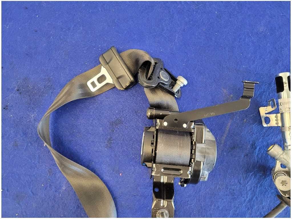2018 - 2023 Ford Mustang EcoBoost Convertible Front Passenger Seat Belt Black 2771 - The Parts Farm
