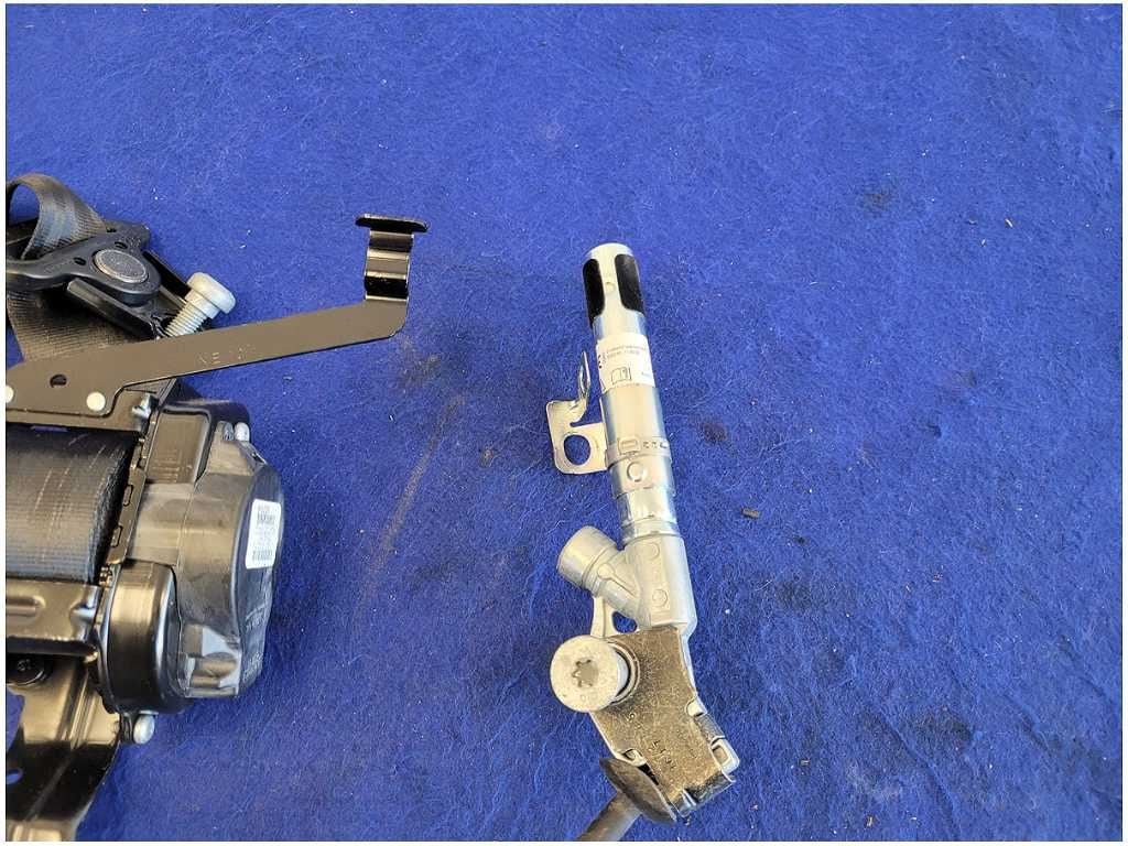 2018 - 2023 Ford Mustang EcoBoost Convertible Front Passenger Seat Belt Black 2771 - The Parts Farm