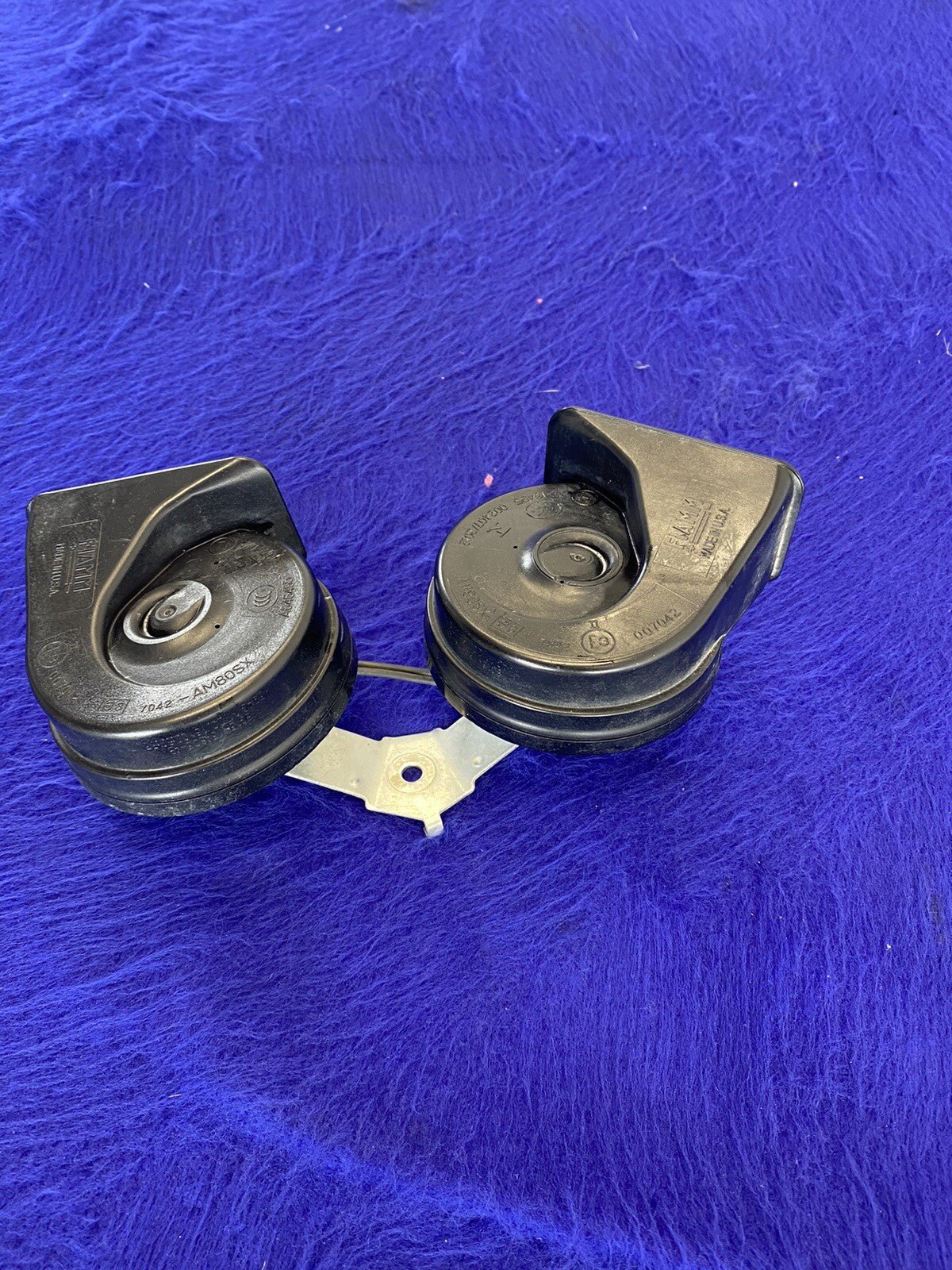 2018 - 2023 Ford Mustang factory OEM Horn Horns & bracket used The Parts Farm - The Parts Farm