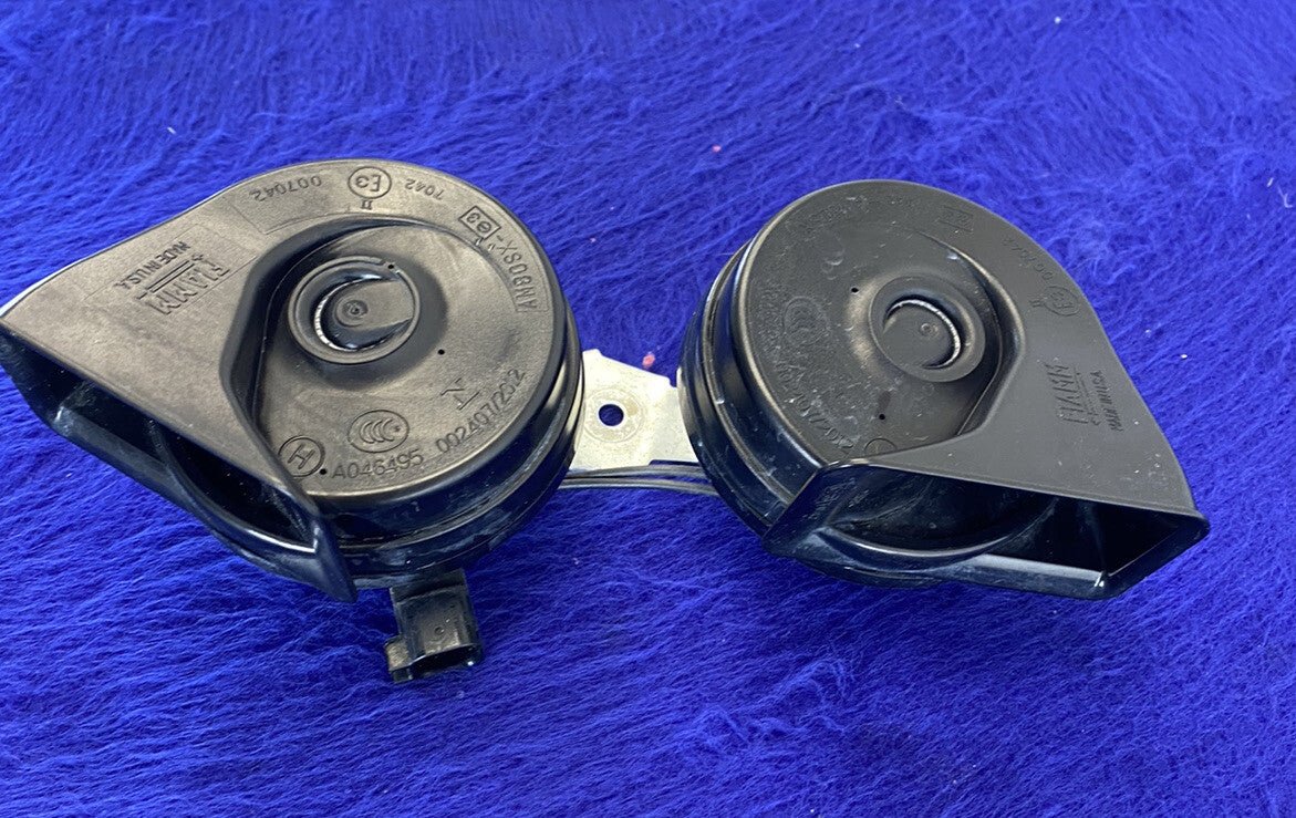2018 - 2023 Ford Mustang factory OEM Horn Horns & bracket used The Parts Farm - The Parts Farm