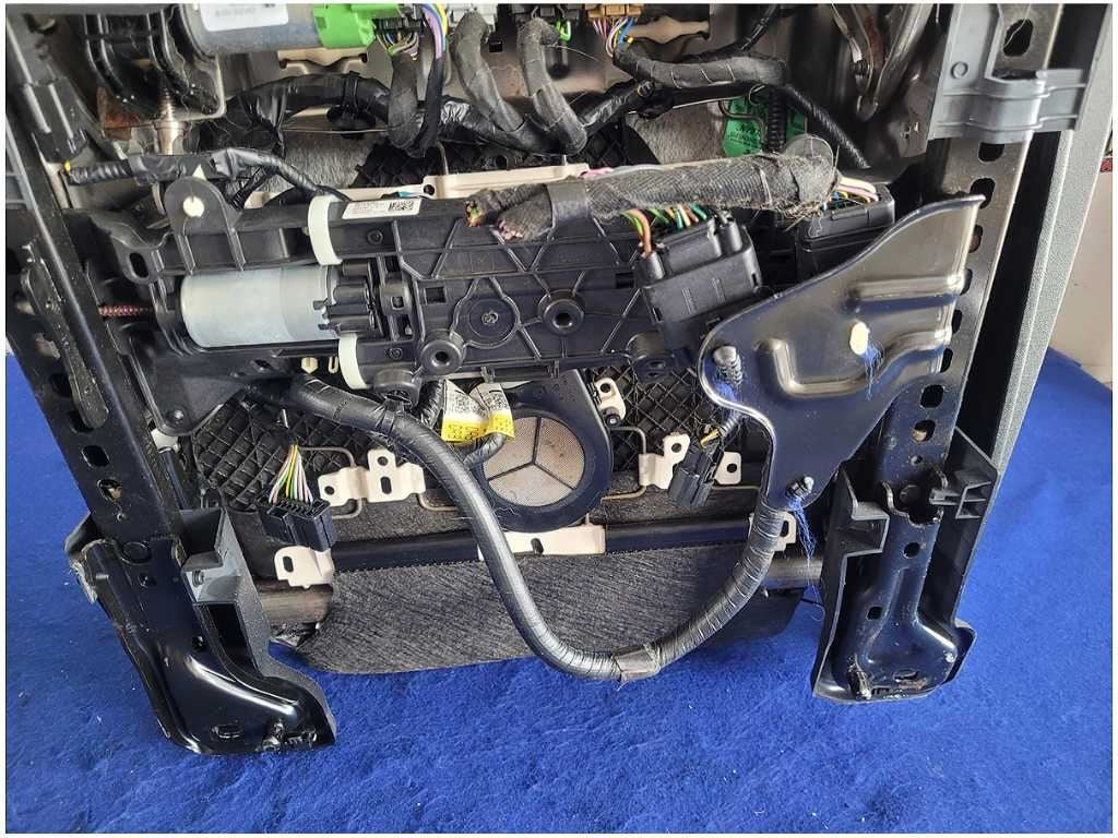 2018-2023 Ford Mustang GT S550 Driver Front Power Seat Track Heat Memory 2887 - The Parts Farm