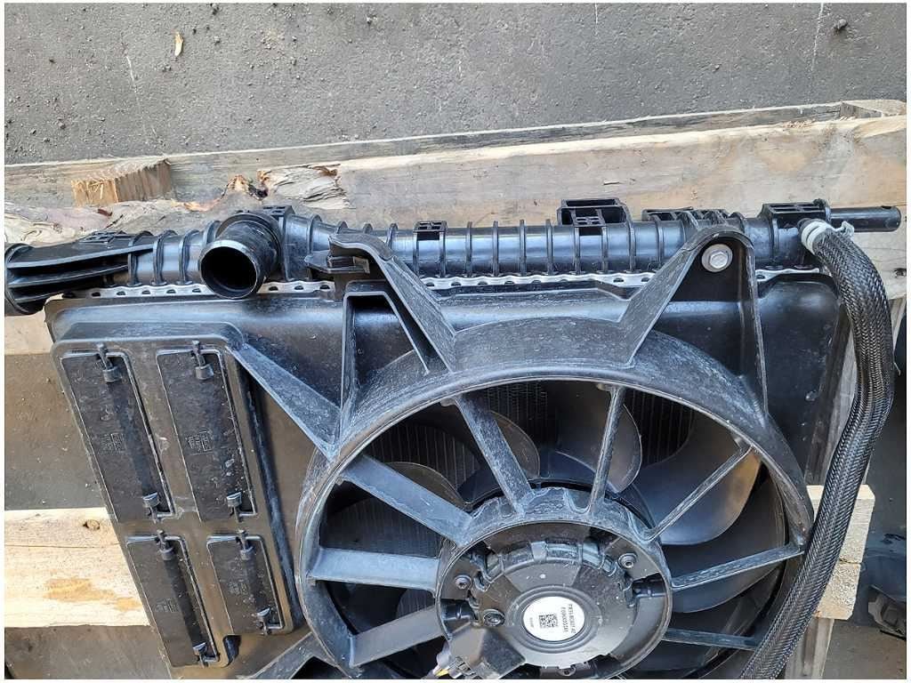 2018 - 2023 Ford Mustang GT S550 Front Radiator Fan Shroud Engine Cooling A/T 2877 - The Parts Farm