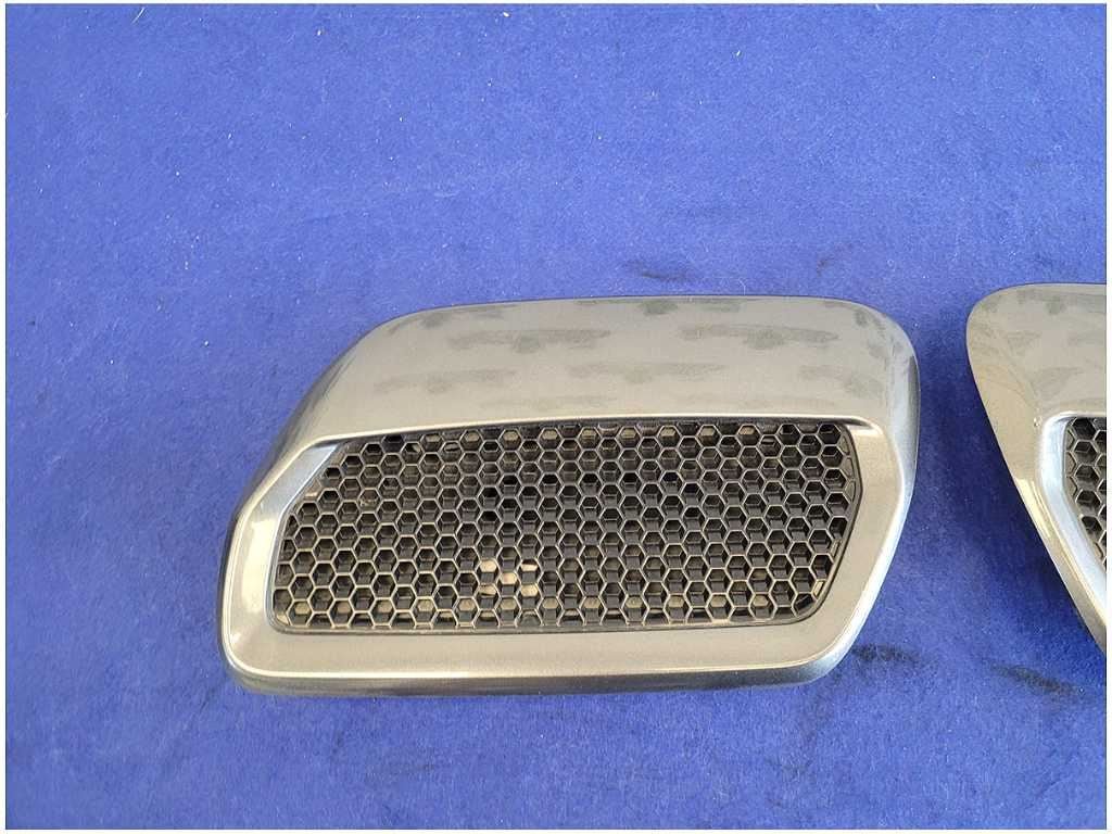 2018 - 2023 Ford Mustang GT S550 Pair Front Hood Scoops Vents Trim Paint J7 2766 - The Parts Farm