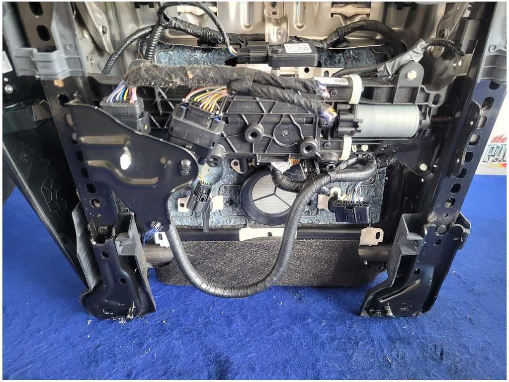 2018-2023 Ford Mustang GT S550 Passenger Front Power Seat Track Heat Memory 2887 - The Parts Farm