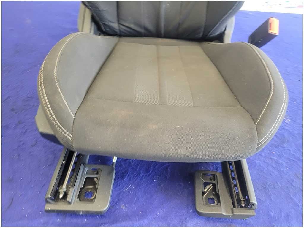 2018 - 2023 Ford Mustang GT S550 Passenger Front Seat Power Track Cloth 2756 - The Parts Farm