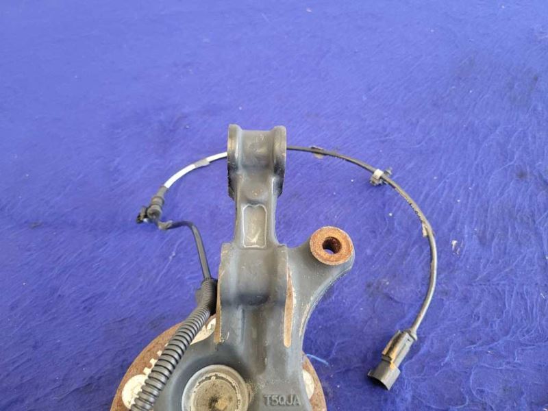 2018 - 2023 Ford Mustang GT S550 Passenger Front Spindle Knuckle Hub - The Parts Farm