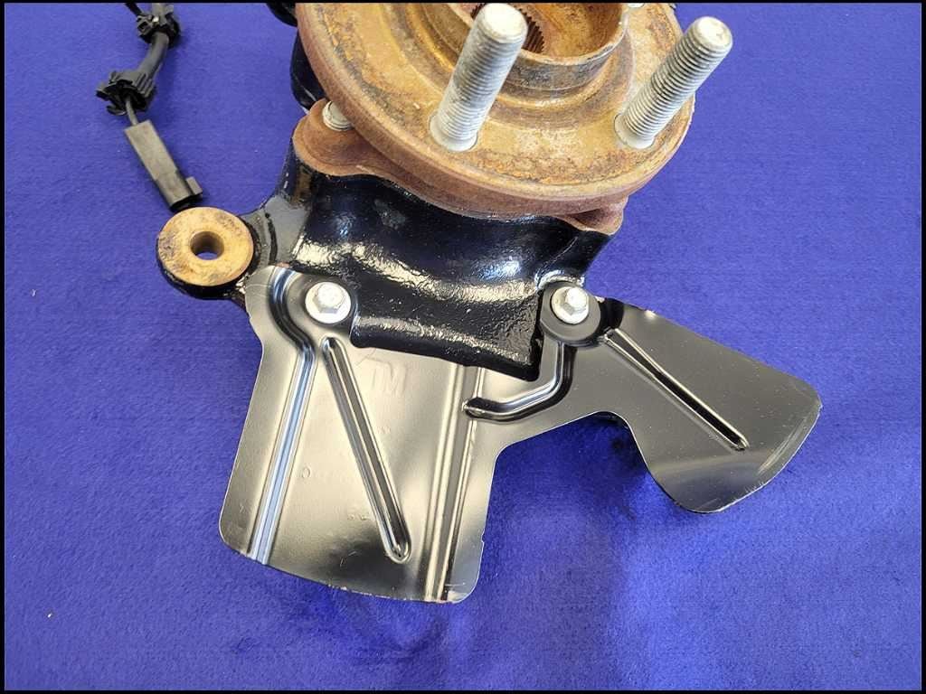2018 - 2023 Ford Mustang GT S550 PP1 Passenger Front Spindle Knuckle Hub 2695 - The Parts Farm