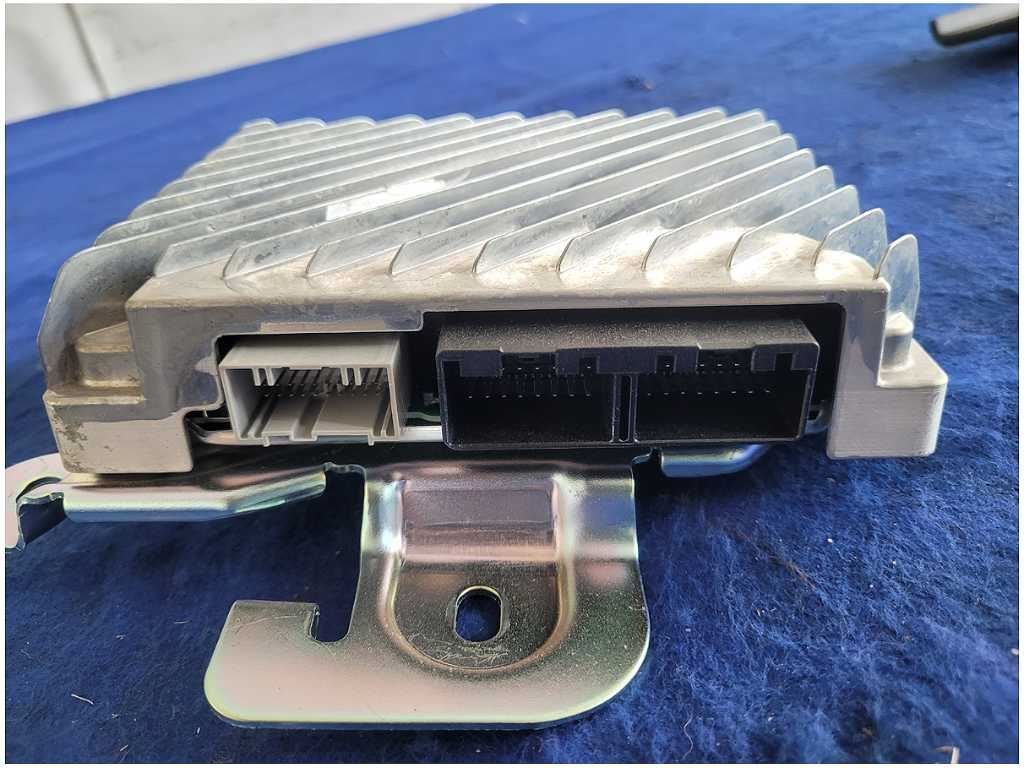 2019 Ford Mustang GT S550 Audio Equipment Radio Amplifier Left Hand Dash 2888 - The Parts Farm
