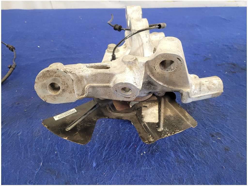 2020 - 2022 Ford Mustang Shelby GT500 Passenger Front Spindle Knuckle Hub 2142 - The Parts Farm