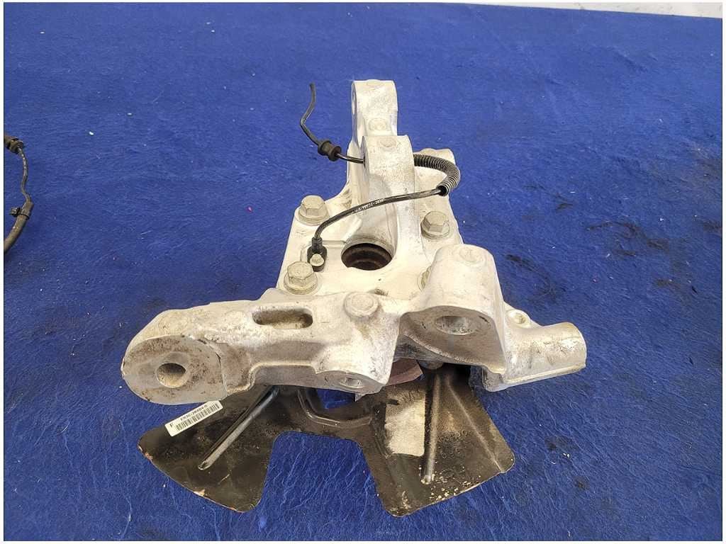 2020 - 2022 Ford Mustang Shelby GT500 Passenger Front Spindle Knuckle Hub 2142 - The Parts Farm