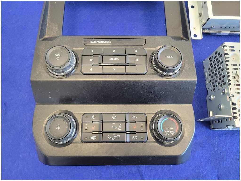 2020 Ford F150 F - 150 Truck Audio Sync 3 Receiver Nav Face Plate Heat Seats 2874 - The Parts Farm