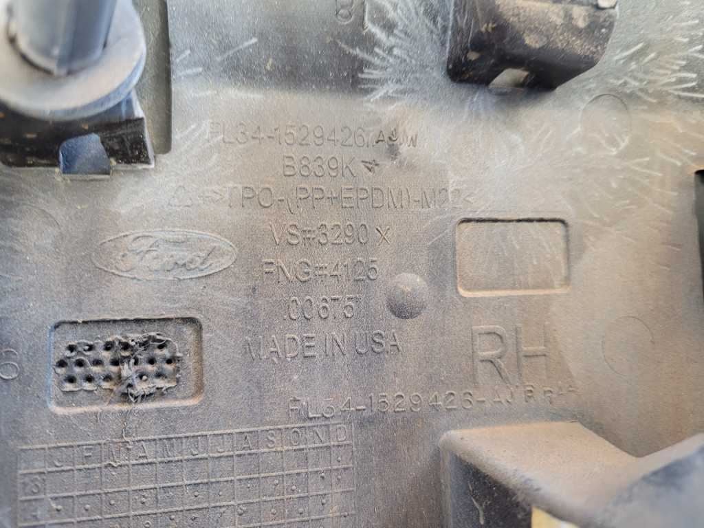 2022 Ford F250SD Pickup Truck Passenger Lower Cab Corner Molding Paint Z1 2581 - The Parts Farm