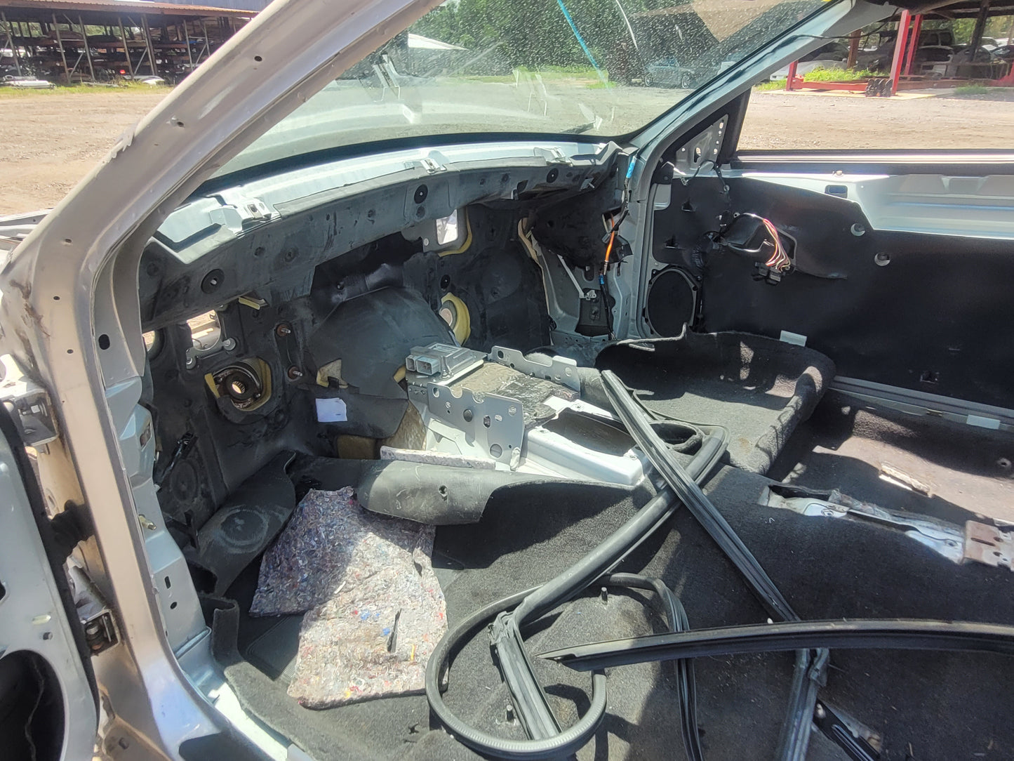 Stock 2573. 2004 Ford Mustang Cobra Coupe Salvage Title Frame Shell