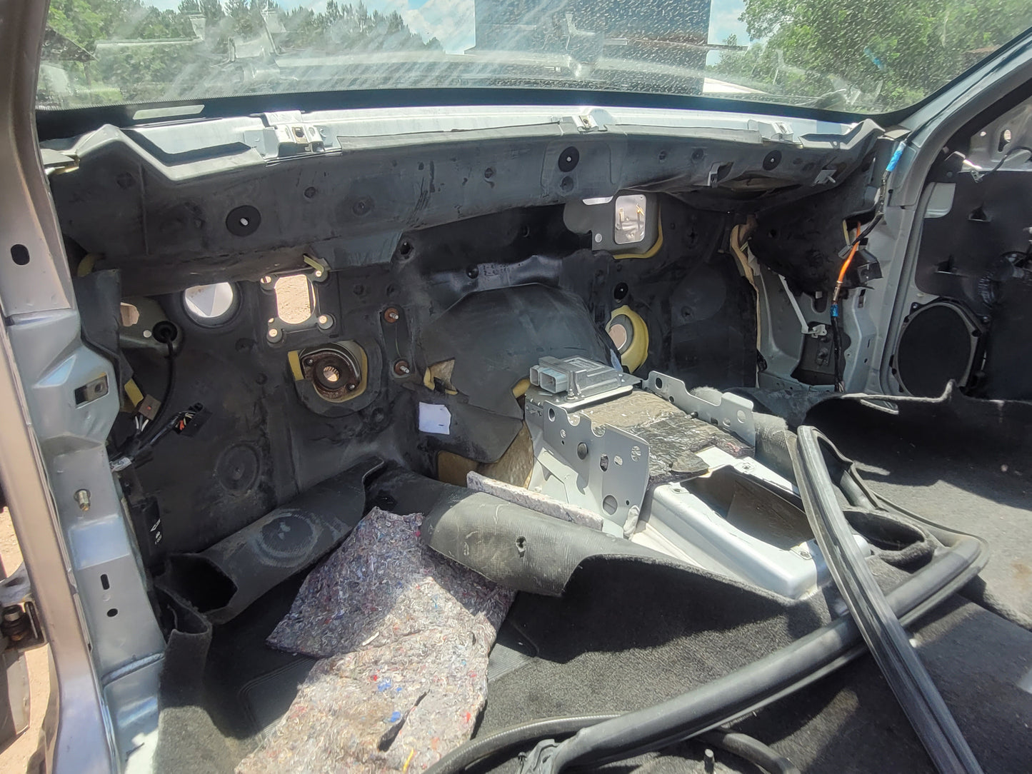 Stock 2573. 2004 Ford Mustang Cobra Coupe Salvage Title Frame Shell
