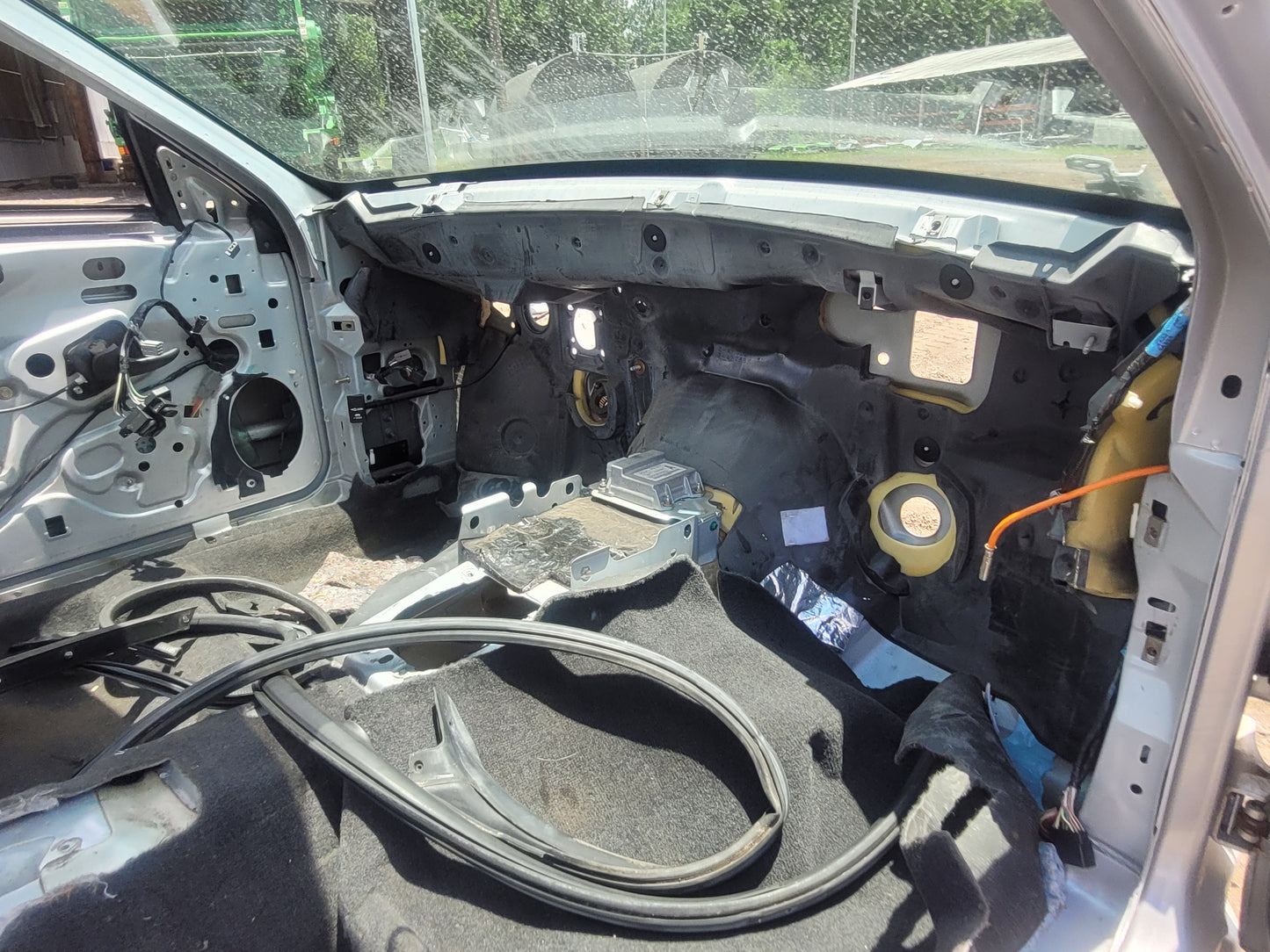 Stock 2573. 2004 Ford Mustang Cobra Coupe Salvage Title Frame Shell